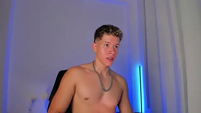 nathan_blake 即時 XXX 聊天