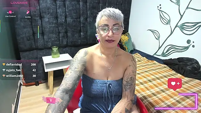 دردشة Charlotte__Gray الجنسية المباشرة