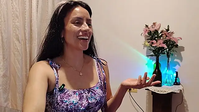 Chat +18 de Bella_Exhibition ao vivo