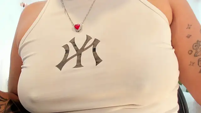 RavenPeachy 即時 XXX 聊天