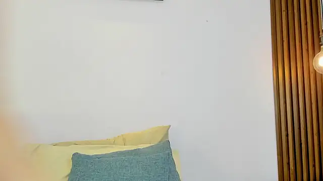 mia_gold_ Adlı Modelin Canlı XXX Sohbeti