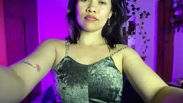 amara21_ Chat XXX live