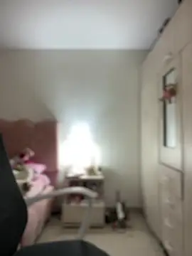 Emmily_19's Live XXX Chat