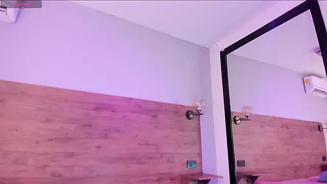 DeboraEvans' Webcam Show