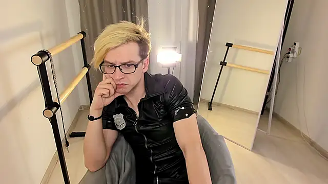 Consta_Push élő XXX-chatje