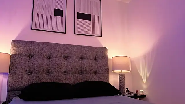 mandi4pole_ Chat XXX live