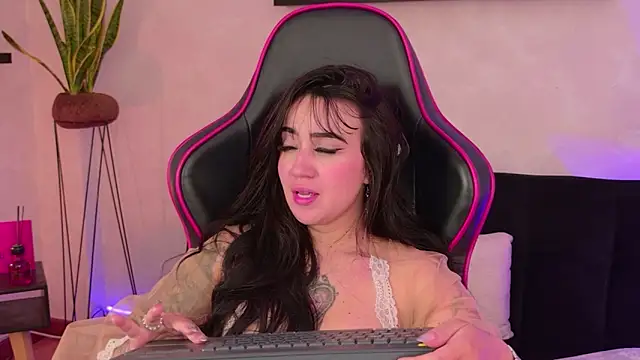 EmmyEvans1 élő XXX-chatje