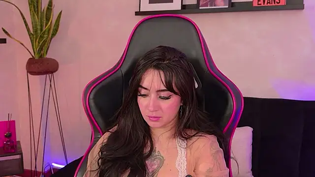 EmmyEvans1 élő XXX-chatje