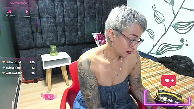 Chat XXX ao vivo de Charlotte__Gray