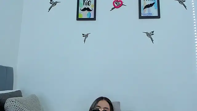 im_sarah34 Adlı Modelin Canlı XXX Sohbeti