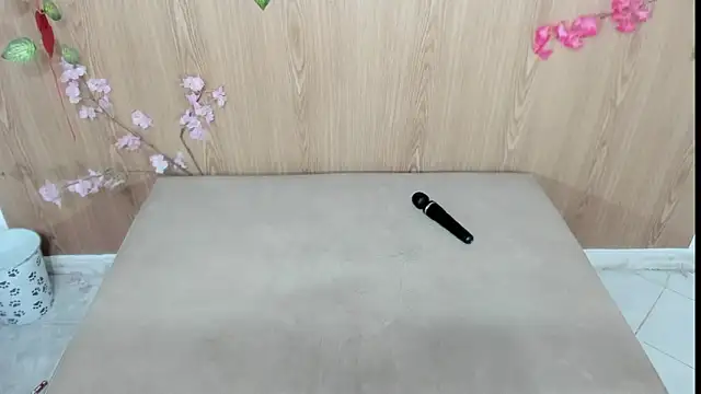 jenelotizz06's Webcam Show