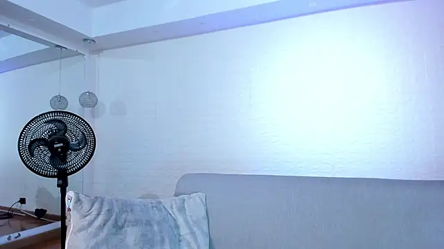 Saara_Corraless Live XXX-chat