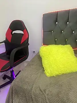 ISIS17_EF's Live XXX Chat