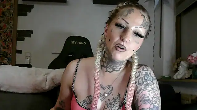 RoxxyInk – Live XXX-chat