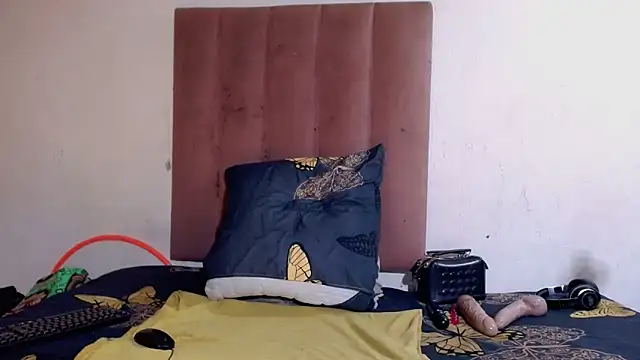 Chat +18 de Nikistickyxx25 ao vivo