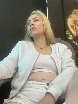 viktoria_davis_: απευθείας συνομιλία ΧΧΧ