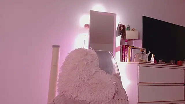 MiaKnoxxx – Live XXX-chat