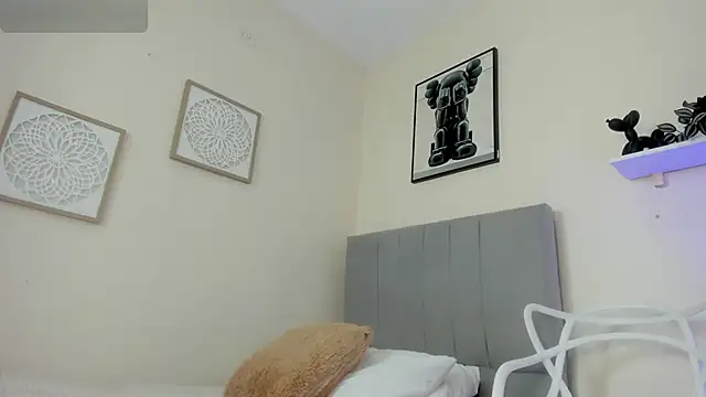 biancaa_18 élő XXX-chatje