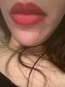 Mimisixo élő XXX-chatje