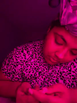 1n0nlythroat élő XXX-chatje