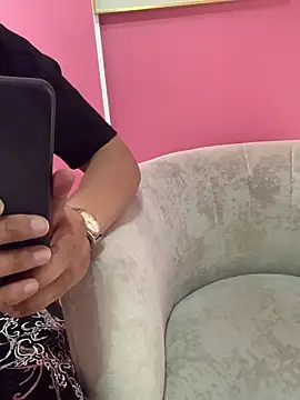 Chat XXX en directo de Scarletts_Boobs