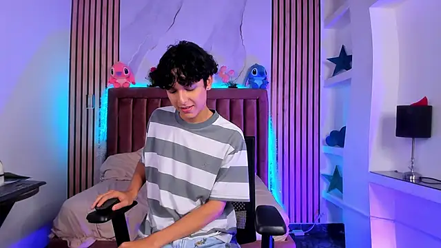 SthepanodiMonaco's Live XXX Chat