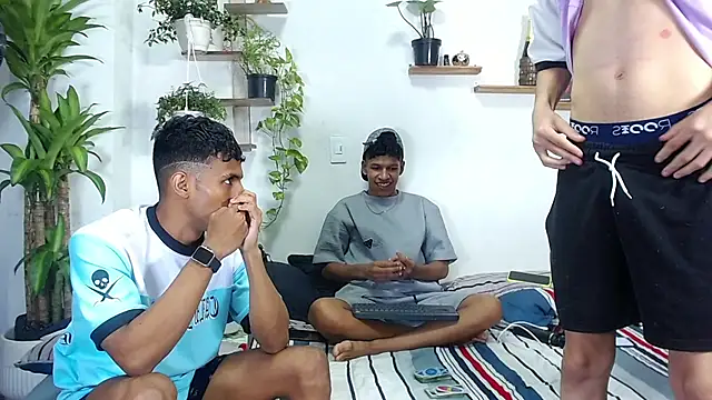 Chat +18 de Interracial_Snow_Bunny ao vivo