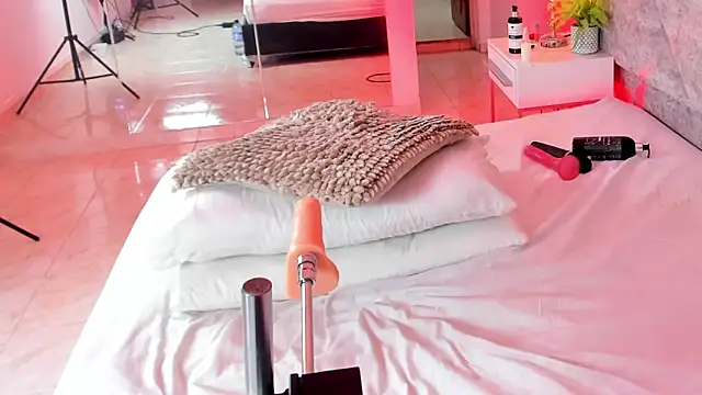 RousSweet-'s Live XXX Chat