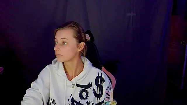 YourSecretGF963 élő XXX-chatje