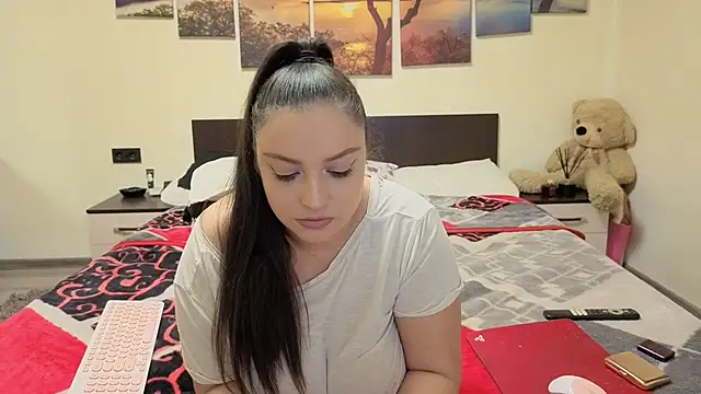 adellineのライブXXXチャット