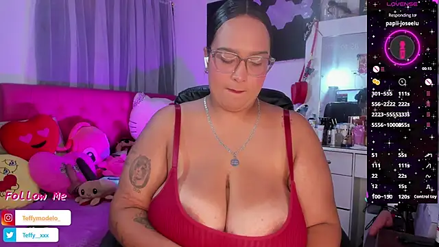 Teffy__xxx élő XXX-chatje