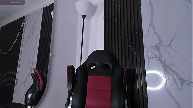 Tatis__ লাইভ XXX চ্যাট