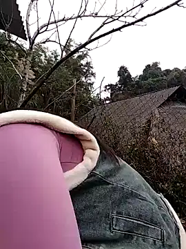 zhen-zo élő XXX-chatje