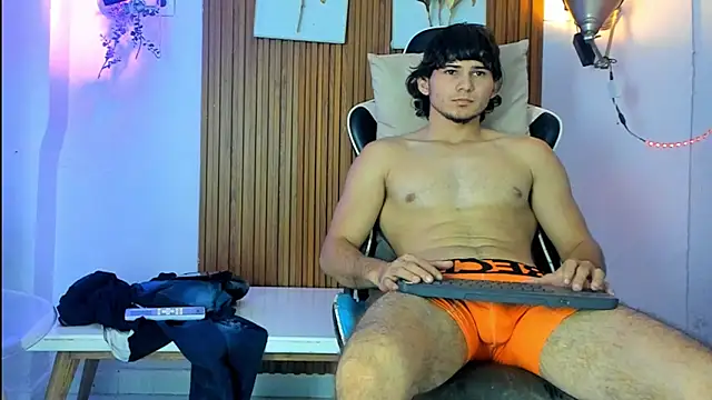 jhossua_xxx Show in webcam