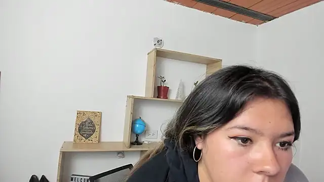 LinaBrowm élő XXX-chatje