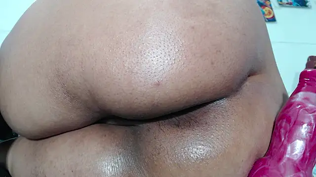 gina_lis' Webcam Show