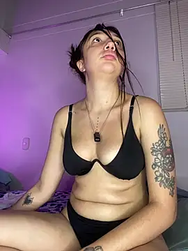 Mia__Gray élő XXX-chatje