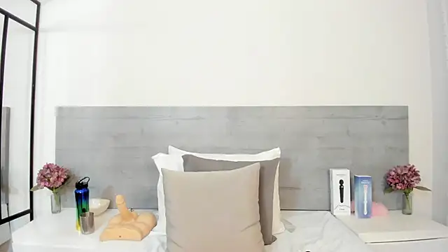 sunnyWhitee's Live XXX Chat