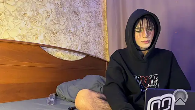 NikGive Live XXX-Chat