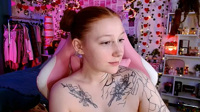 Ayla_Hicks élő XXX-chatje