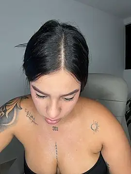 Chat XXX en directo de Emily_Kurth23