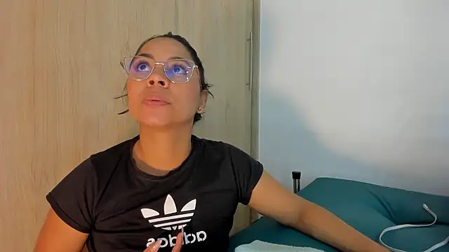 Chat XXX en directo de Nanny_11