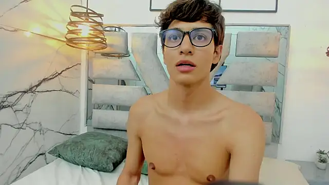 Julian_Steward Adlı Modelin Canlı XXX Sohbeti