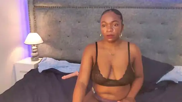 MilaCruzz's Live XXX Chat