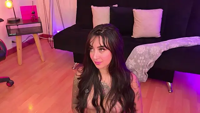 EmmyEvans1's Live XXX Chat