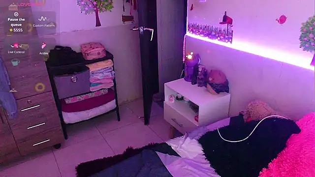 emily_cooper_t 即時 XXX 聊天