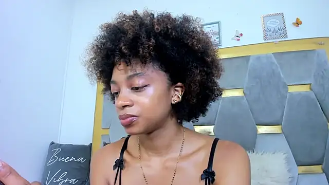 Chatroom XXX en direct de AliyahBrowns