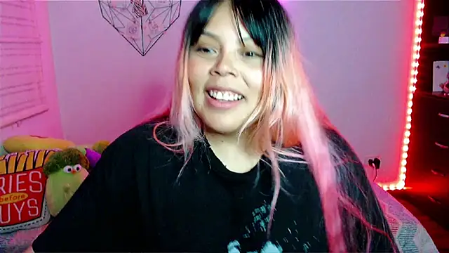 EllieMoonX élő XXX-chatje