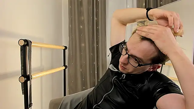 Czat XXX na żywo – Consta_Push