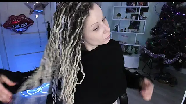 Chatroom XXX en direct de HoneySallyMoore